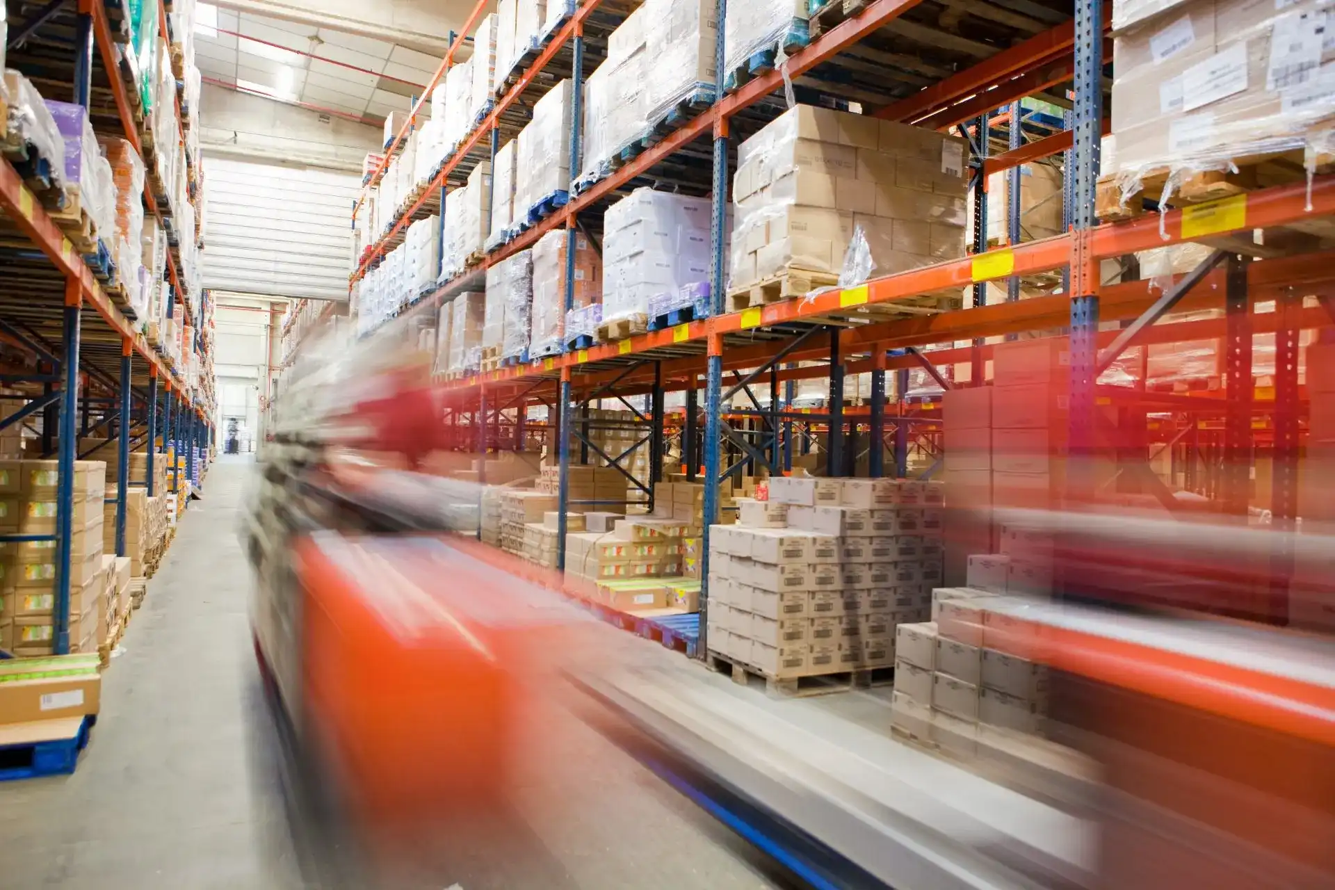 How a 3PL Lowers Your E-Commerce Shipping Costs